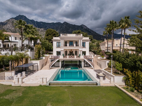 An Architectural Masterpiece in Sierra Blanca’s Prestigious Urbanisation
