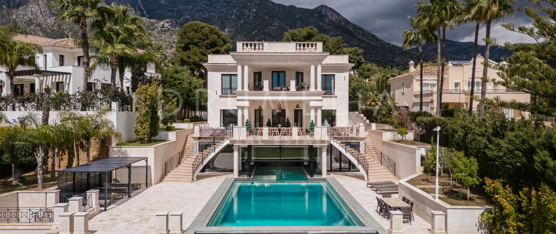 Ein architektonisches Meisterwerk in der prestigeträchtigen Urbanisation Sierra Blanca