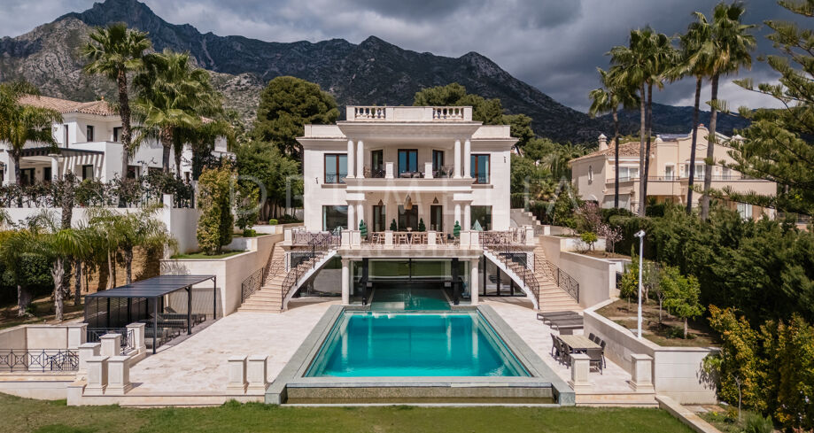 Una obra maestra arquitectónica en la prestigiosa urbanización de Sierra Blanca