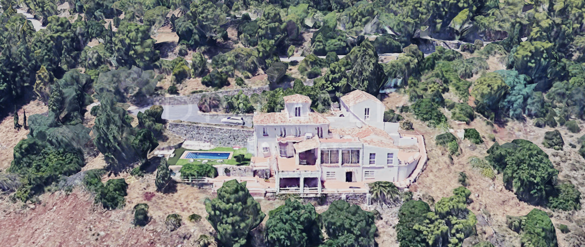 Villa For Renovation in El Madroñal