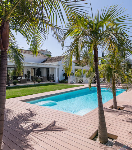 Charmante Villa im andalusischen Stil mit luxuriöser Ausstattung im renommierten Golftal, Nueva Andalucía