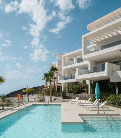 Elégant appartement de 2 chambres à coucher avec vue imprenable sur la mer et les collines à Los Almendros- Palo Alto, Ojen