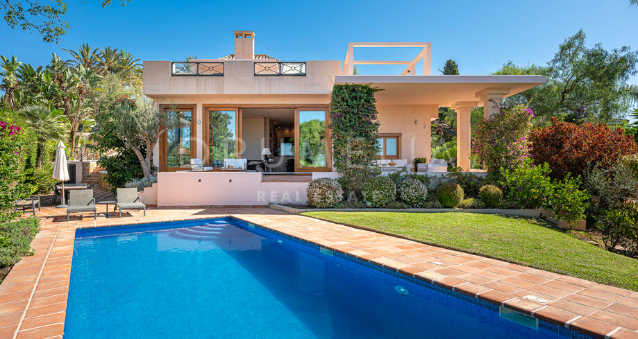 Villa Familiale de Luxe avec Vue sur Mer à El Rosario, Marbella