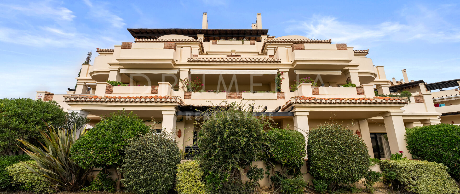 Роскошные апартаменты с 5 спальнями и первоклассными удобствами в Los Capanes del Golf