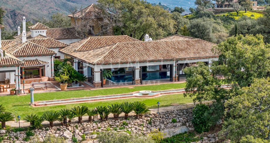 Luxe finca met adembenemend uitzicht en absolute privacy in La Mairena