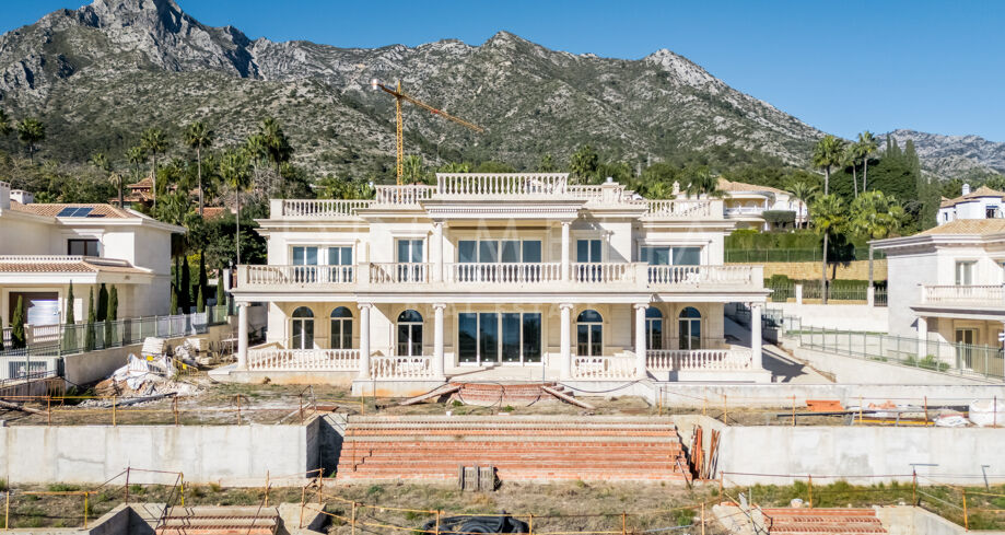 Een Unieke Kans in Sierra Blanca, Marbella – Onvoltooide Villa met Eindeloos Potentieel