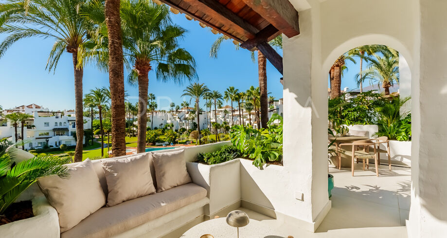Haven vid havet: Utsökt duplex takvåning i Alcazaba Beach- Estepona