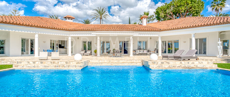 Bright and spacious villa in Hacienda Las Chapas, Marbella East