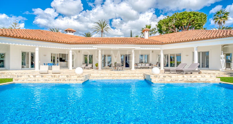 Bright and spacious villa in Hacienda Las Chapas, Marbella East