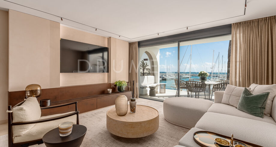 Luksusowy Apartament na Pierwszej Linii w Puerto Banús z Zapierającym Dech Widokiem na Marinę