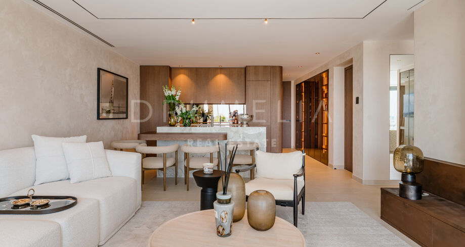 Luxe Appartement op de Eerste Lijn in Puerto Banús met Adembenemend Uitzicht op de Jachthaven