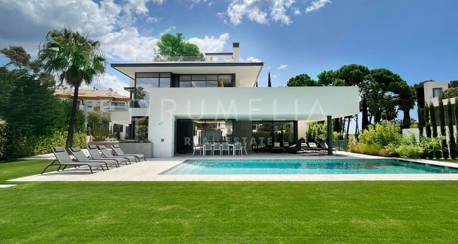 Modern villa med rymlig design i La Carolina, Marbella Golden Mile