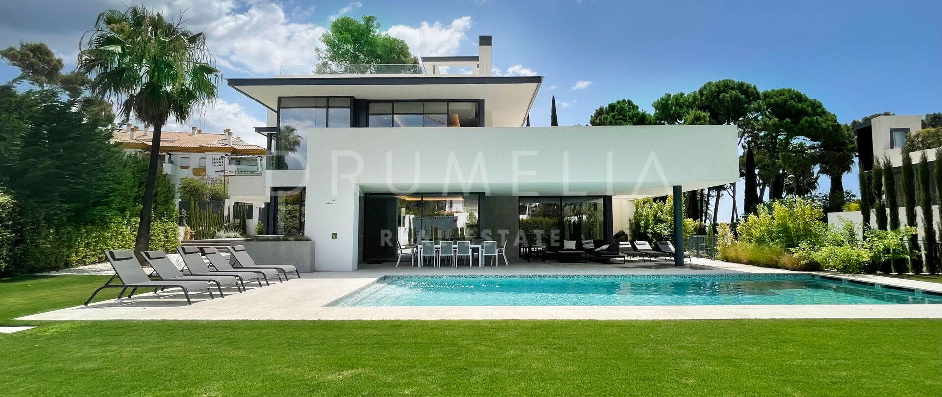 Modern villa med rymlig design i La Carolina, Marbella Golden Mile