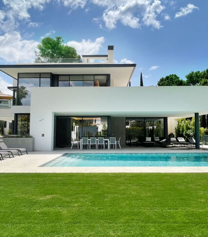 Villa moderne au design spacieux à La Carolina, sur le Golden Mile de Marbella