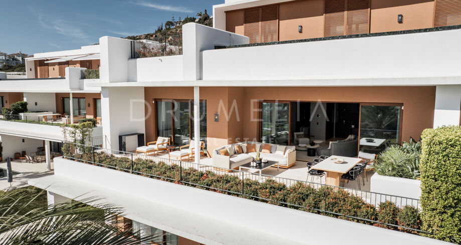 Golflägenhet i frontlinjen med panoramautsikt i Finca Cortesin, Casares