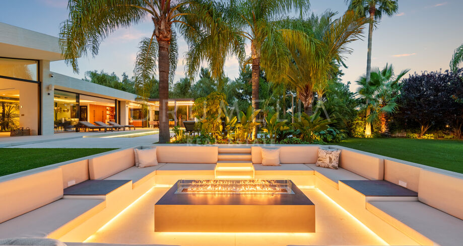 Villa avec un espace de vie spacieux et une élégance extérieure à Hacienda Las Chapas