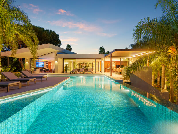 Villa avec un espace de vie spacieux et une élégance extérieure à Hacienda Las Chapas