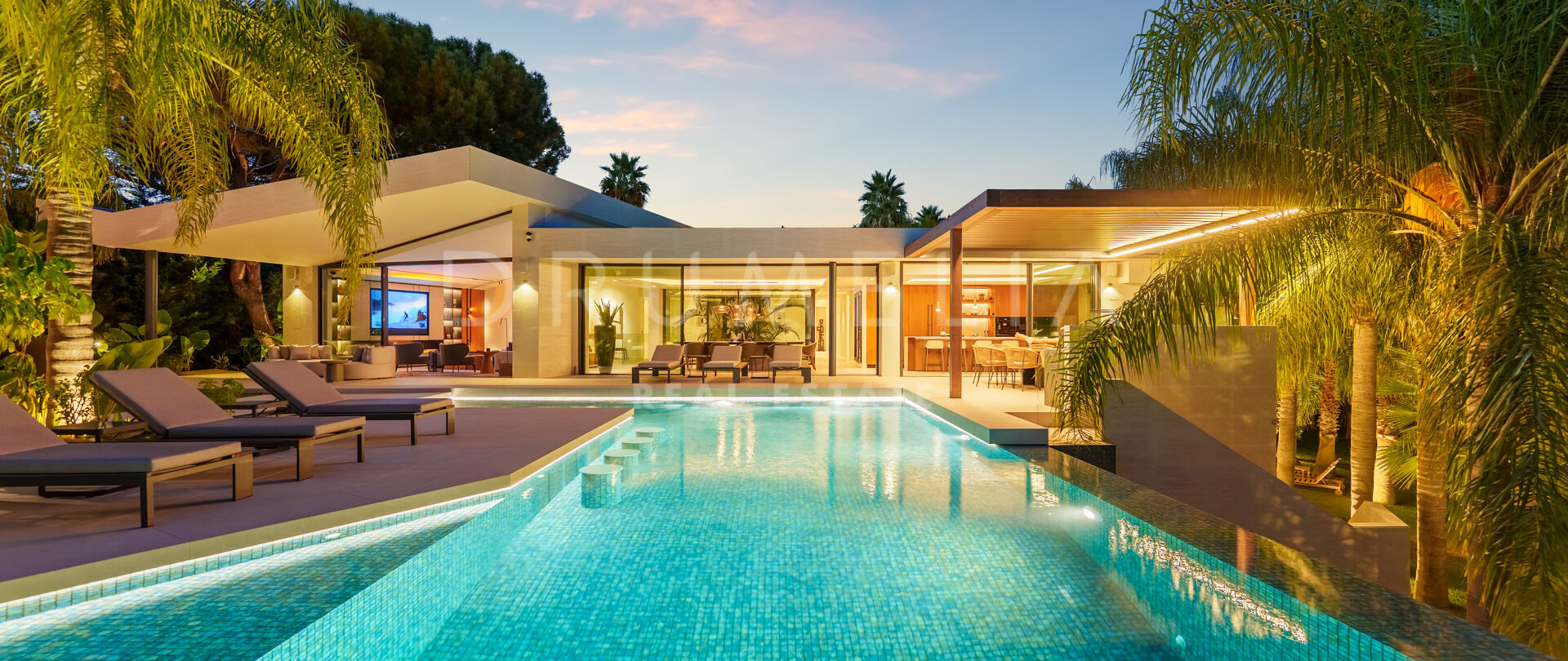 Villa med romslig oppholdsrom og utendørs eleganse i Hacienda Las Chapas