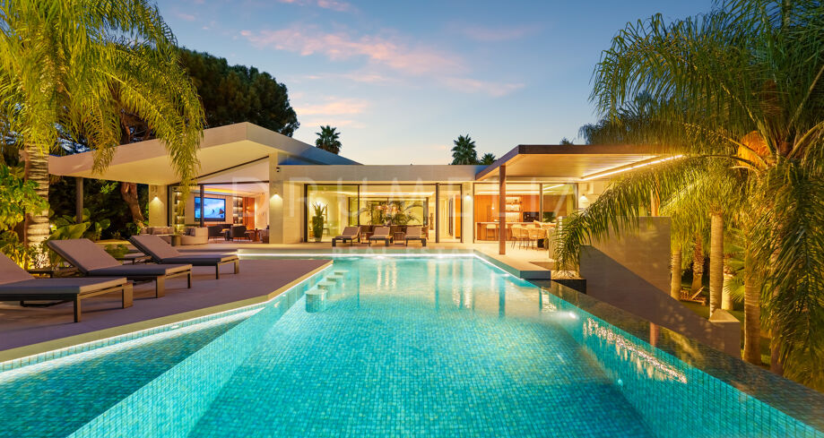 Villa avec un espace de vie spacieux et une élégance extérieure à Hacienda Las Chapas