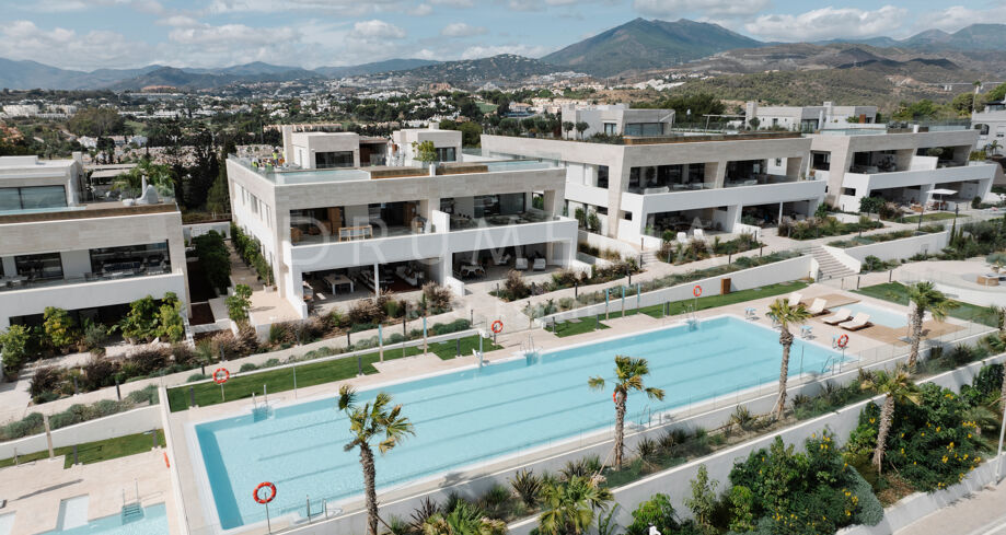 Door Fendi ontworpen duplex appartement aan Marbella's prestigieuze Golden Mile