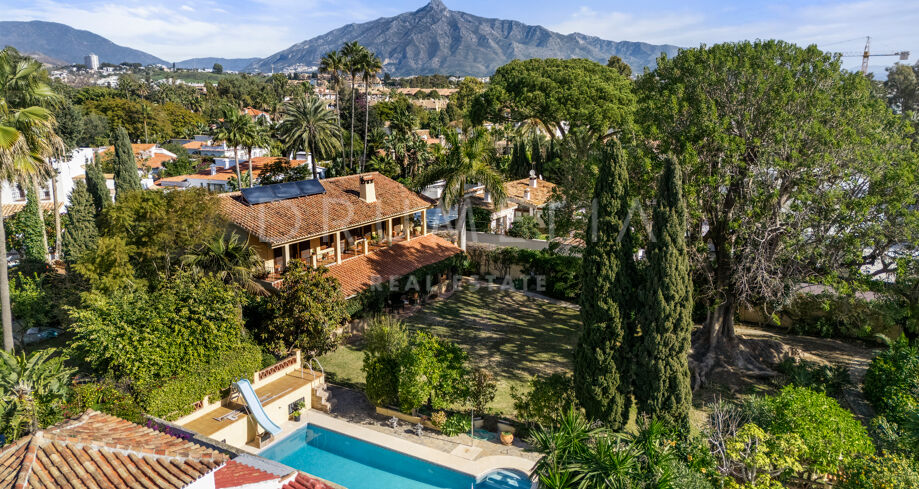 Traditional Spanish Villa in Cortijo Blanco, San Pedro de Alcántara