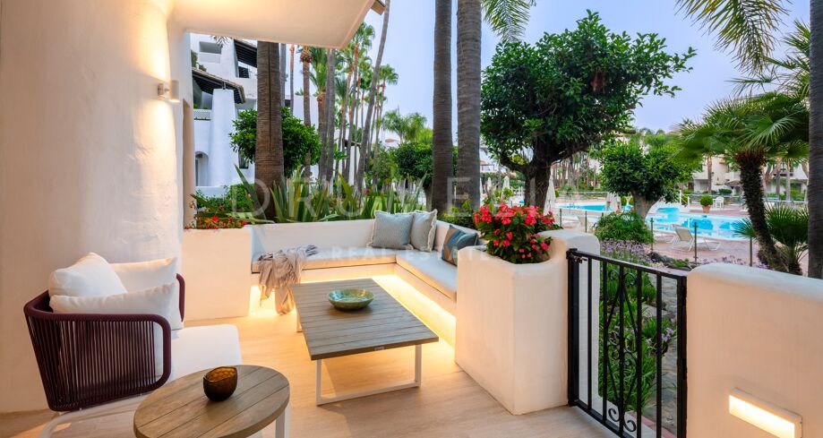 Appartement sophistiqué au rez-de-chaussée du complexe Puente Romano, sur le Golden Mile de Marbella