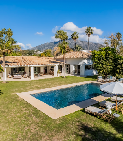 Elegant Bungalow with Botanical Garden in La Cerquilla, Nueva Andalucía