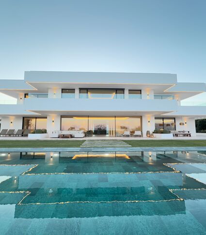 Villa Contemporánea de Bajo Consumo con Spa, Cine y Gimnasio en Sotogrande Alto