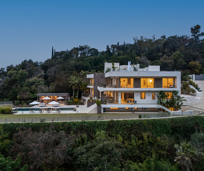 The Retreat - New Breathtaking Modern Luxury Chic House with Panoramic Views in La Zagaleta, Benahavis