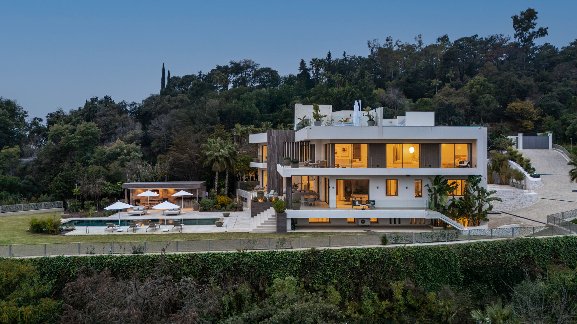 THE RETREAT - Nueva e impresionante casa moderna de lujo con vistas panorámicas en La Zagaleta, Benahavís