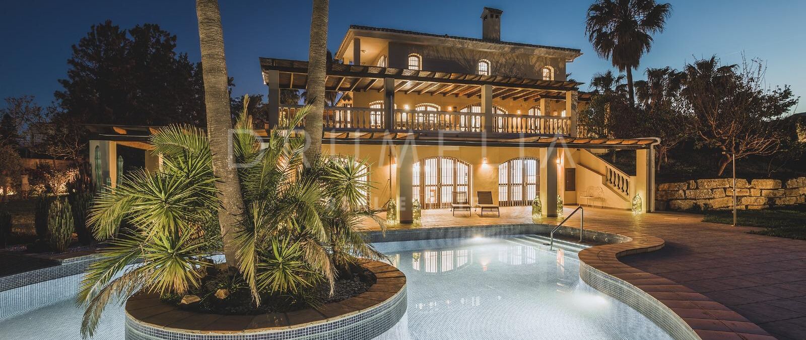 Эксклюзивная 7-местная вилла с видом на море и горы в Дон Педро, Эстепона