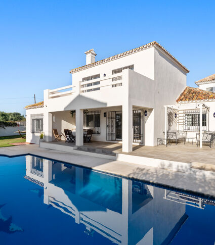 Bright and Stylish Villa in Los Porqueroles, San Pedro de Alcántara