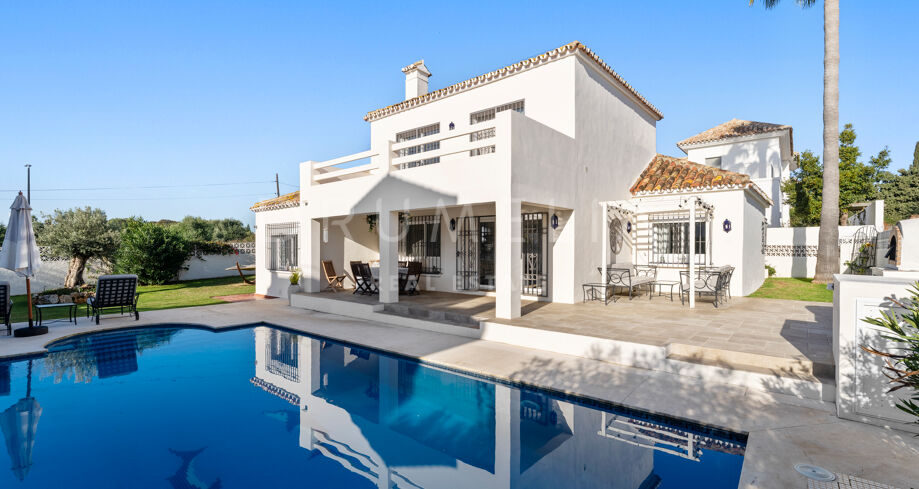 Bright and Stylish Villa in Los Porqueroles, San Pedro de Alcántara