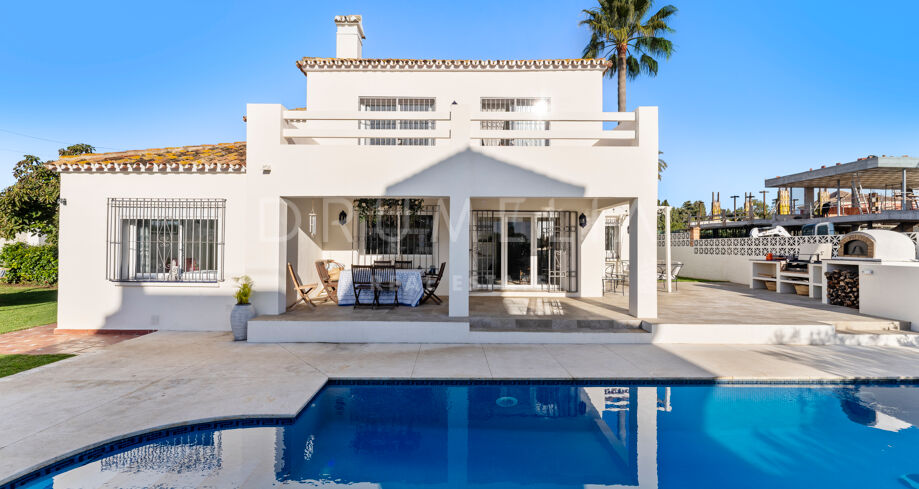 Bright and Stylish Villa in Los Porqueroles, San Pedro de Alcántara