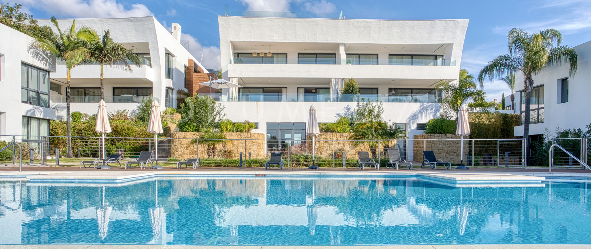 Elegant Sea-View Luxury Duplex for Sale in La Reserva de Sierra Blanca, Marbella Golden Mile