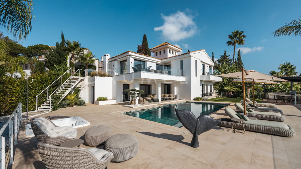 Luxury Villa with Panoramic Sea Views, Scandinavian Design & Pool in El ...