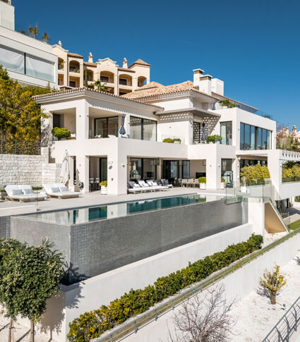 Casa di Caprio - Роскошная Современная Вилла с Панорамным Видом на Море в Эль Эррохо, Ла Кинта, Бенахавис