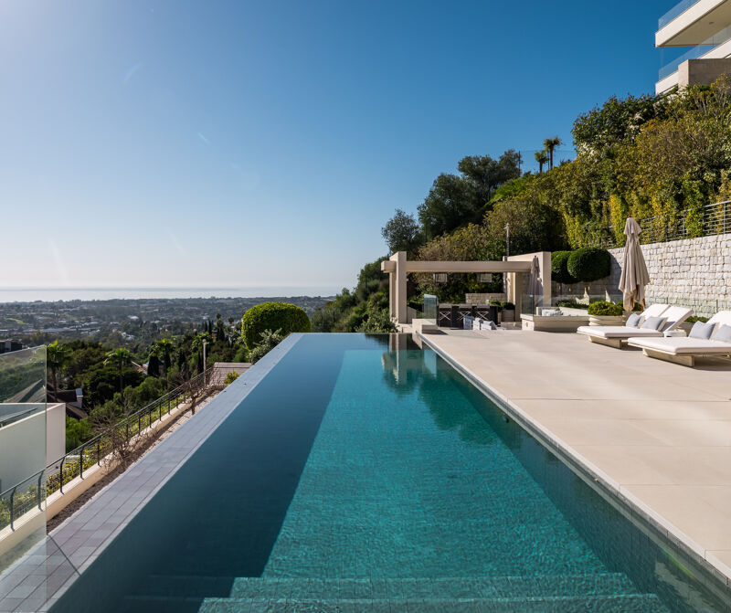 Casa di Caprio - Luxurious Contemporary Villa with Panoramic Sea Views in El Herrojo, La Quinta, Benahavís