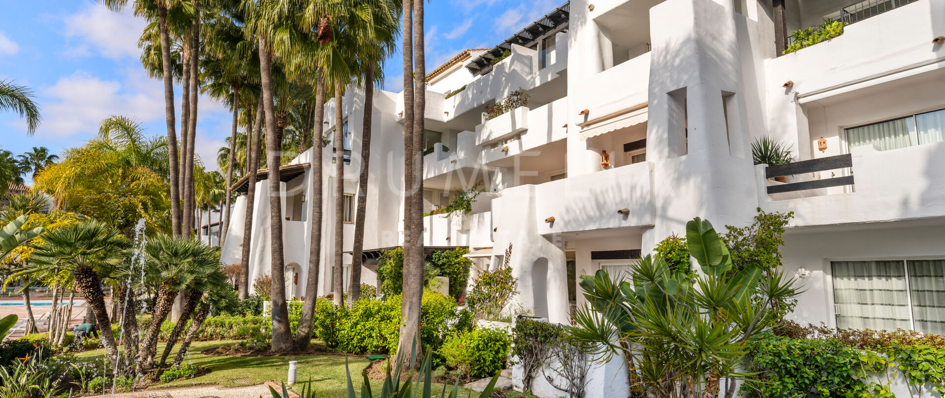 Elegant Apartment in The Prestigious Marina de Puente Romano on Marbella’s Golden Mile