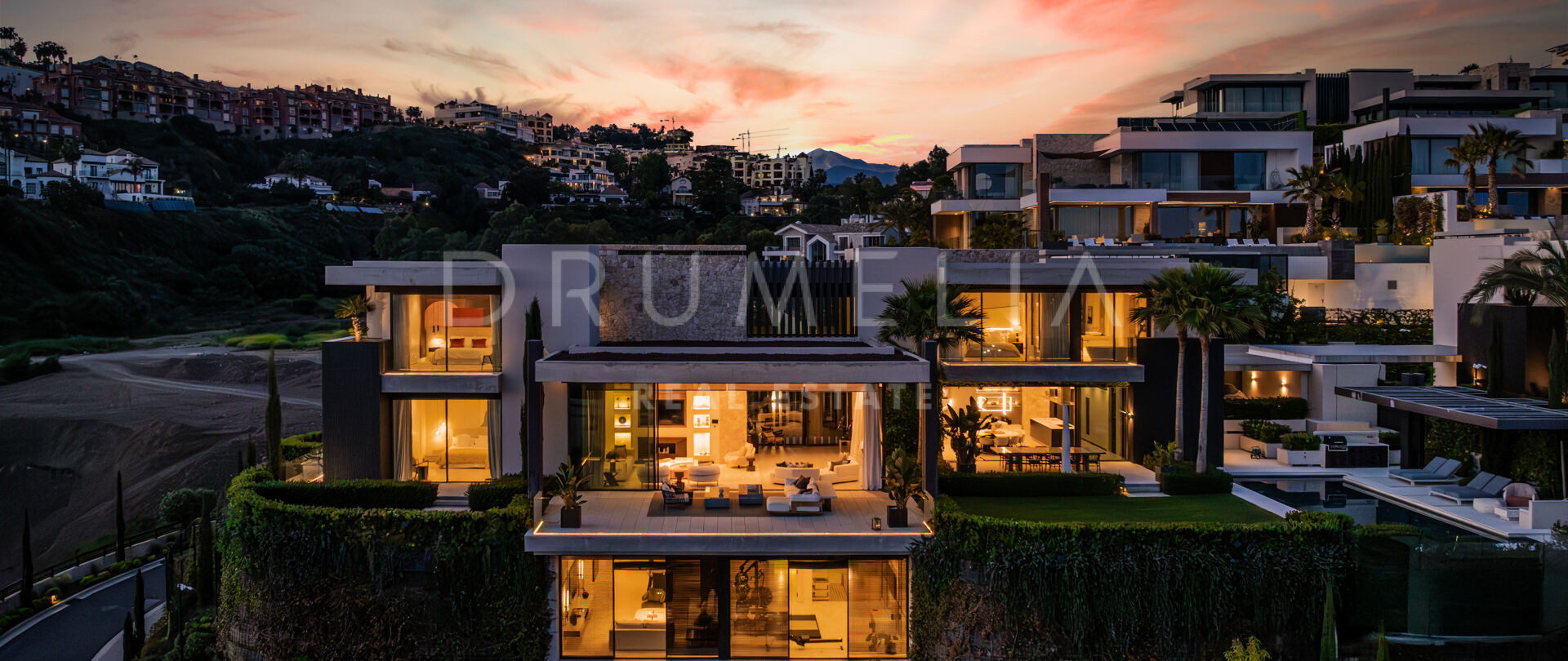 Villa moderne avec vue panoramique sur la mer à The Hills, Benahavís
