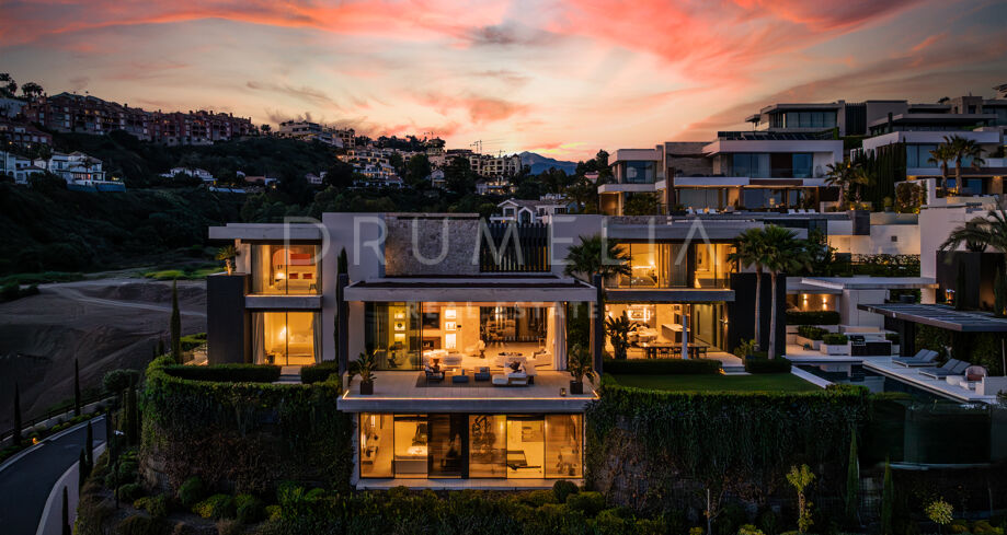 Современная вилла с панорамным видом на море в The Hills, Бенахавис