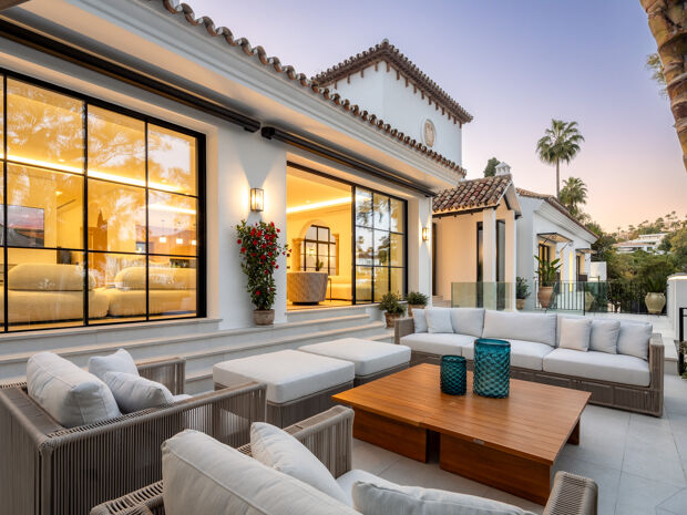 Villa till salu i El Herrojo, Benahavis