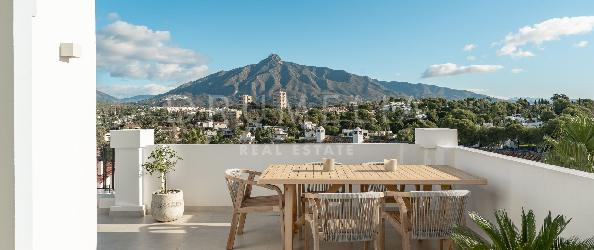 Ein Modernes Refugium im Herzen von Nueva Andalucía