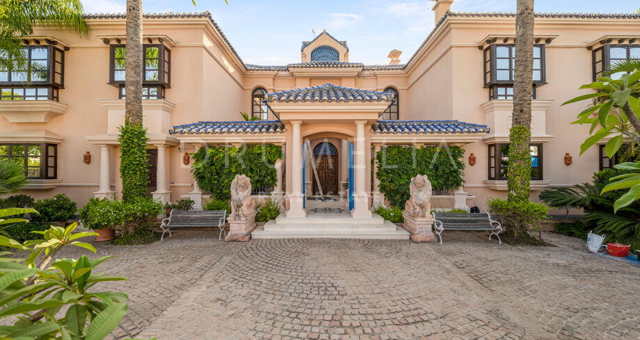 Villa for salg i Aloha, Nueva Andalucia