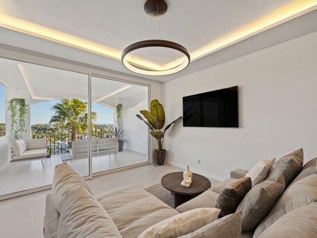 Luxe Appartement met Zonnig Terras in Benahavís