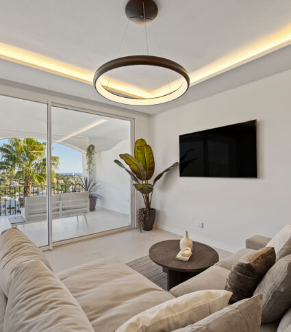 Luksusowe Mieszkanie z Słonecznym Tarasem w Benahavís