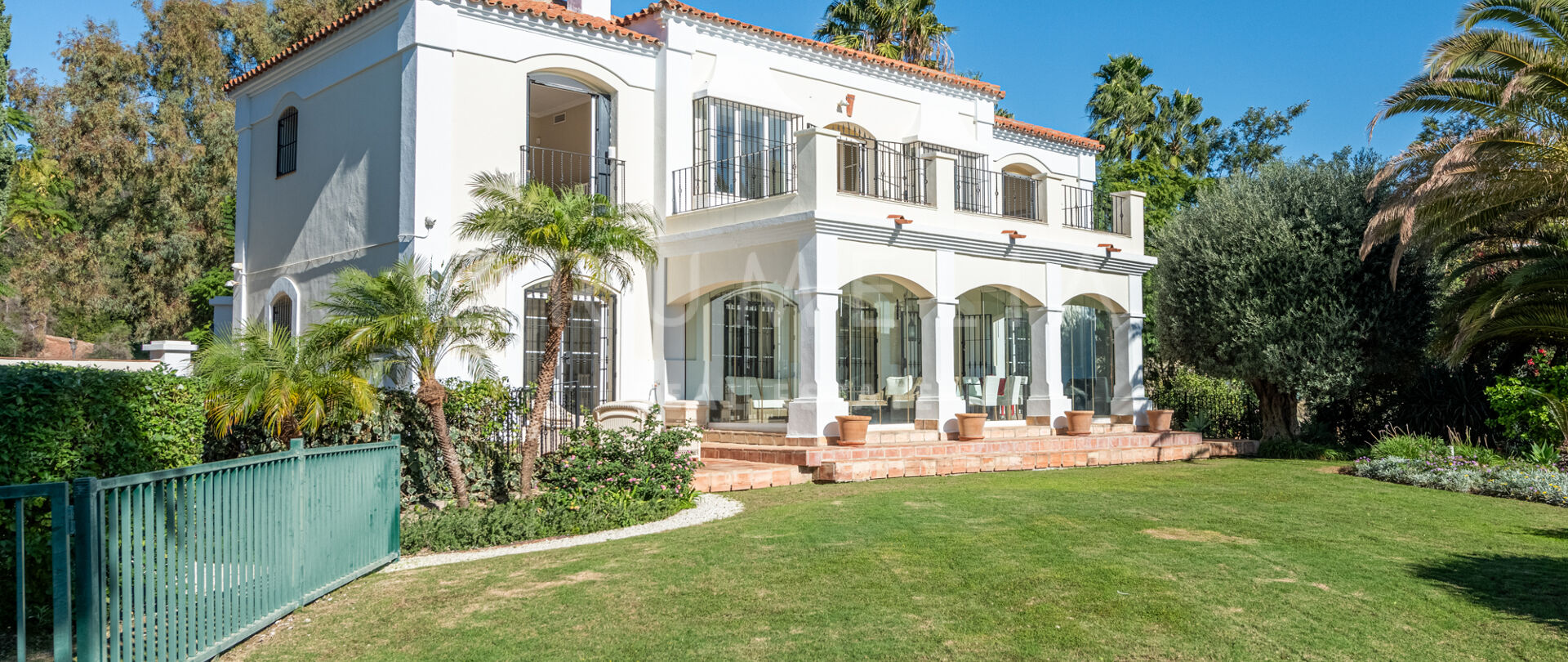 Refugio de Lujo con Vistas al Mar en Vega del Colorado Marbella