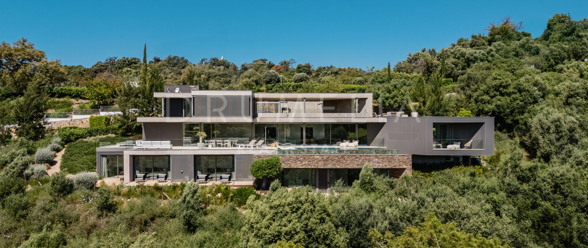 Casa Linara - Stunning contemporary frontline golf villa in Marbella Club Golf Resort, Benahavis