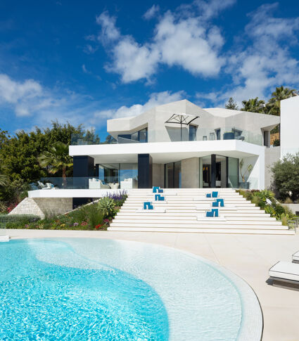Refined Contemporary Living in El Herrojo Alto, Benahavís