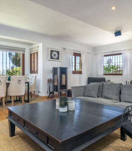 Villa met tuin en uitbreidingsmogelijkheden in Fuente del Espanto Benahavis